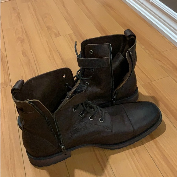 Shoes - Picture 4 of 6